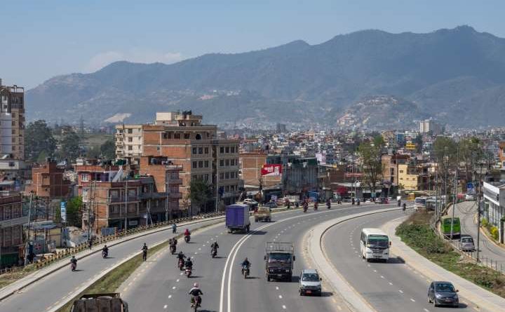 लामो दुरीमा निजी सवारीलाई नरोकिने, सार्वजनिक यातायात बन्द