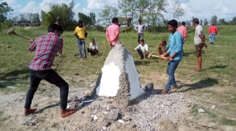 नेपाली भूमिमा गाडिएको सीमास्तम्भ तोडफोड