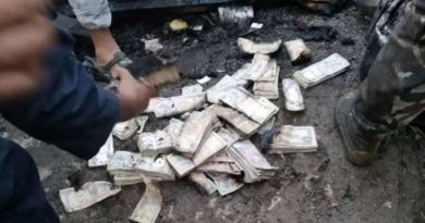 प्लास्टिक टिप्नेको घरमा आगलागी हुँदा भेटियो २५ लाख