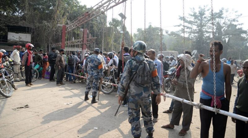 हुलुहुज्जत गर्दै नेपाल छिर्न खोज्‍ने भारतीयलाई सशस्त्रले हवाई फायर गरी फर्कायो