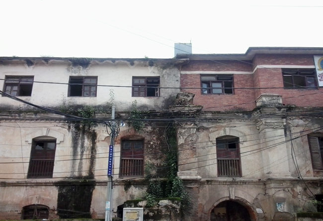 डिल्लीबजार कारागारमा कैदीबीच झडप