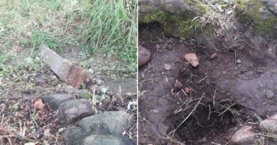 रातारात उखेलेर फालिओ ठोरीस्थित सीता गुफा नजिकको सीमा स्तम्भ