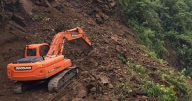 पहिराेमा स्काभेटर पुरियो , दुई चालक बेपत्ता